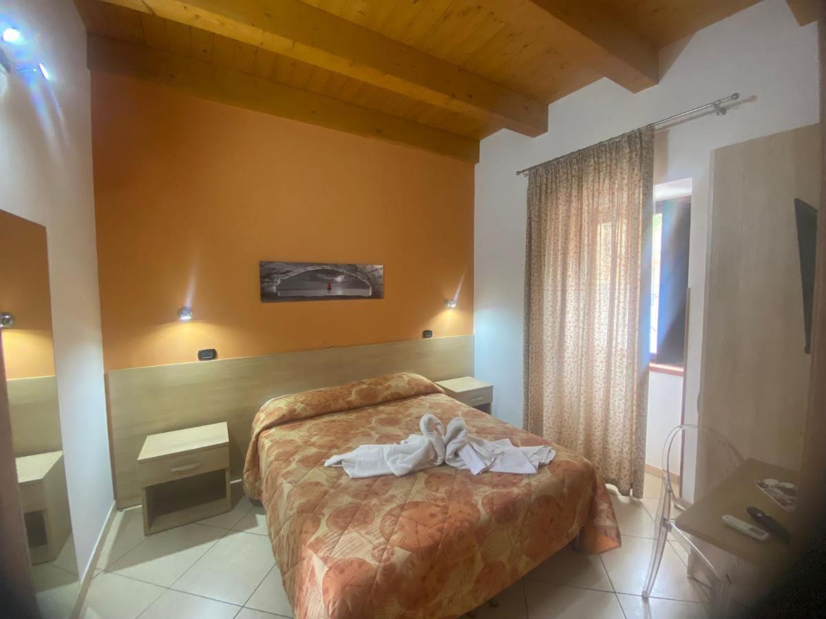 Hotel Mandanici :Borgo Marsalini Barcellona-Pozzo di Gotto Zewnętrze zdjęcie
